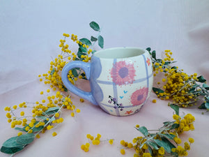 Mini Hug Mug ~ gingham mixed floral