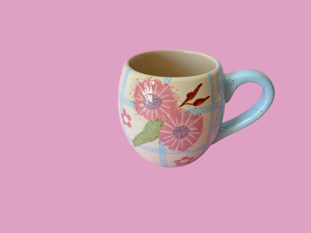 Mini Hug Mug ~ Gingham Pink blossoms